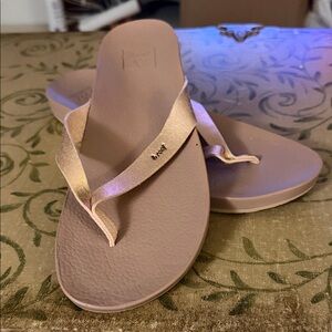 Women's Reef Rose Gold Flip Flops